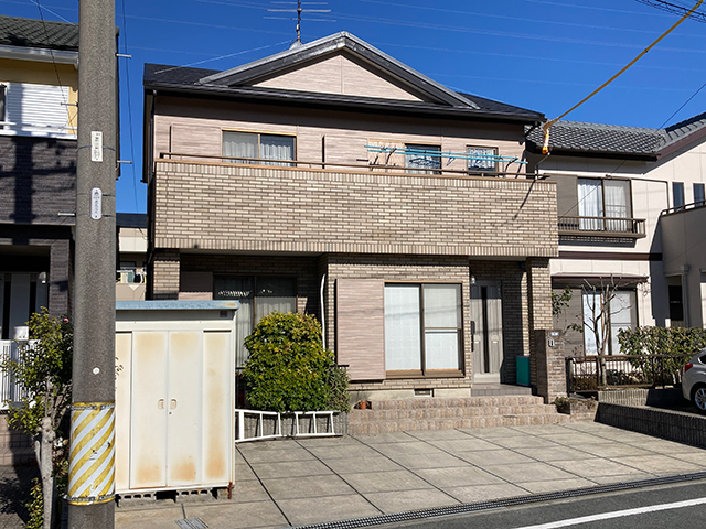 カバー工法による外壁リフォームによって美しさを取り戻した外壁